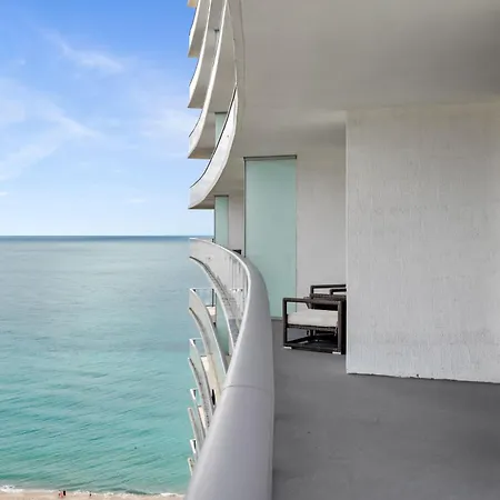 2 Bdr Ocean And City View At Lyfe Resort & Residences